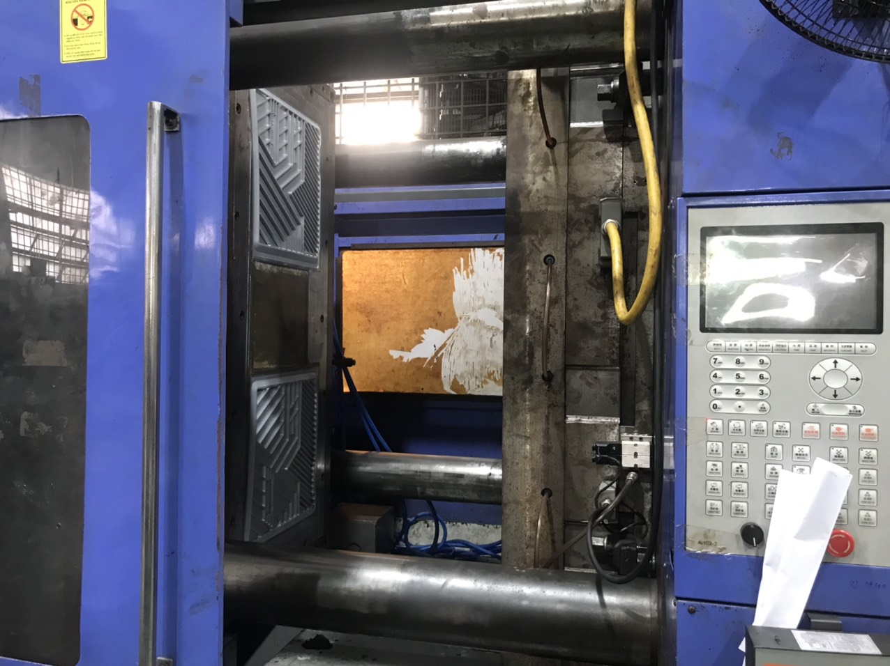 plastic injection machine (2).jpg